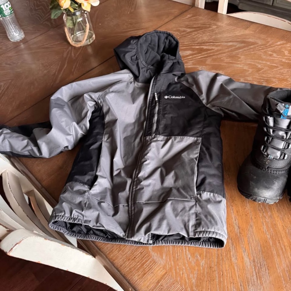 Columbia Two-Tone Hooded Jacket in Gray and Black